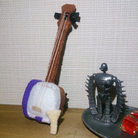 【ご注文品】フェルトの三味線ブローチ（立体）
