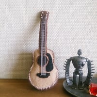 フェルトのギターブローチ（アコースティックギター）（立体）
