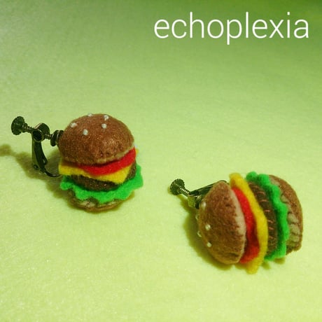 フェルトのハンバーガーイヤリング＆ピアス(立体)