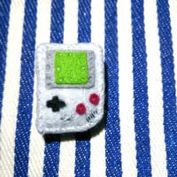フェルトのポータブルゲーム機ブローチ(立体)