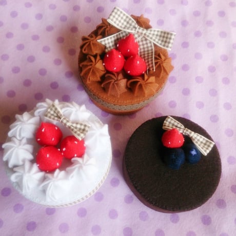 小物入れ【M】チョコクリームケーキ（チェック）フェルトケーキ