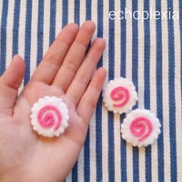 フェルトのなるとブローチ