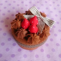 小物入れ【M】チョコクリームケーキ（チェック）フェルトケーキ