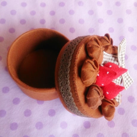 小物入れ【M】チョコクリームケーキ（チェック）フェルトケーキ