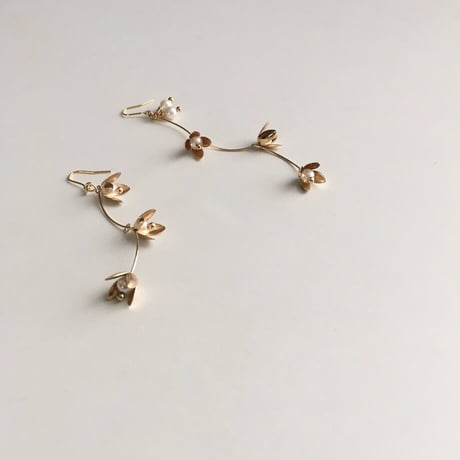 Blooming Flower Pierced Earrings