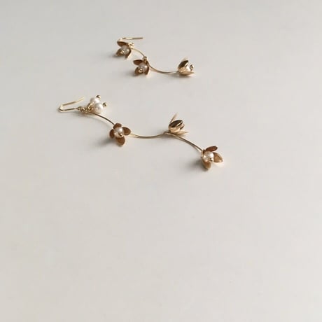 Blooming Flower Pierced Earrings