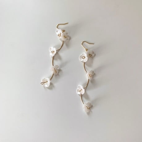 Blooming Pearl Flower Pierced Earrings