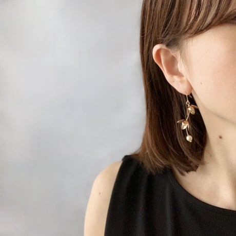 Blooming Flower Pierced Earrings