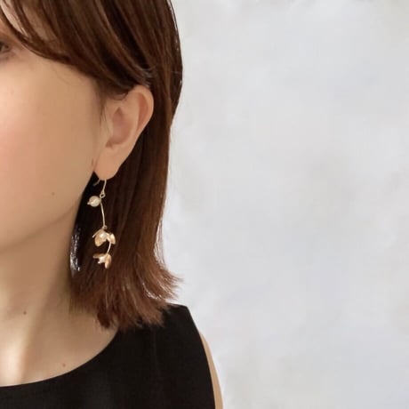 Blooming Flower Pierced Earrings