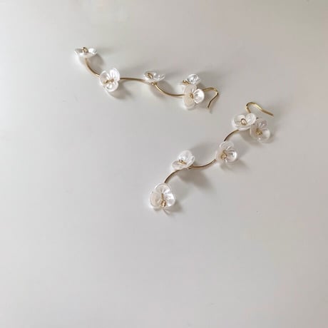Blooming Pearl Flower Pierced Earrings