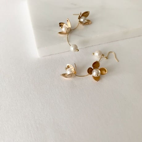 Blooming Flower Pierced Earrings