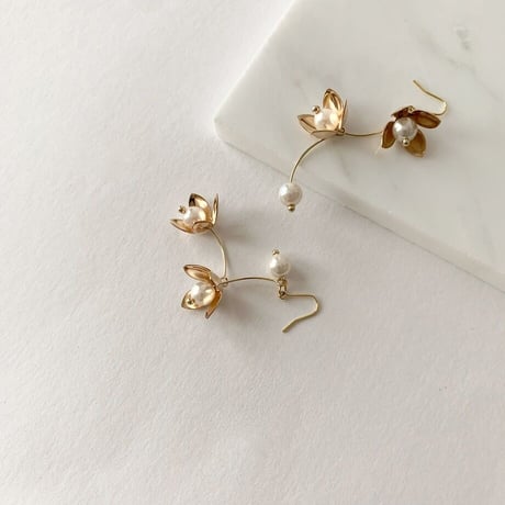 Blooming Flower Pierced Earrings