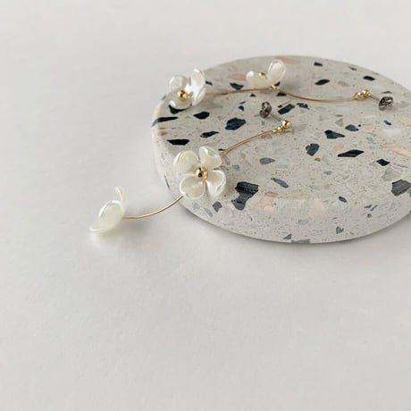 Tiny Pearl Flower Pierced Earrings