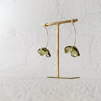 Crystal Clear Single Flower Pierced Earrings / OLIVE