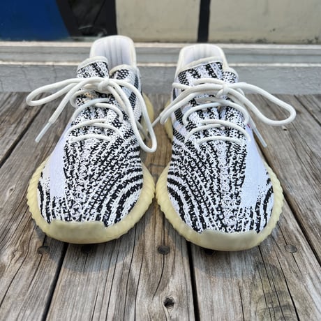 【web限定】adidas YEEZY BOOST 350 V2 (28.0cm)
