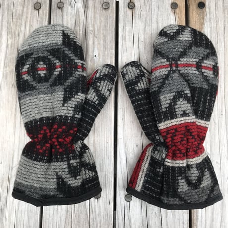Wool nordic mittern
