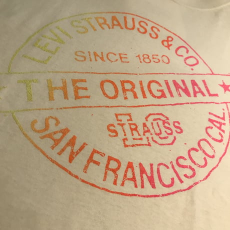 LEVI STGRAUSS & CO. print tee