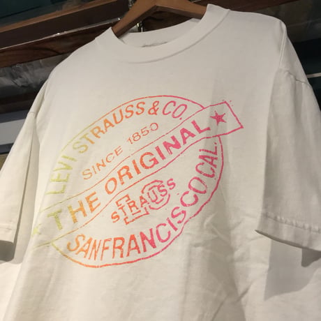 LEVI STGRAUSS & CO. print tee