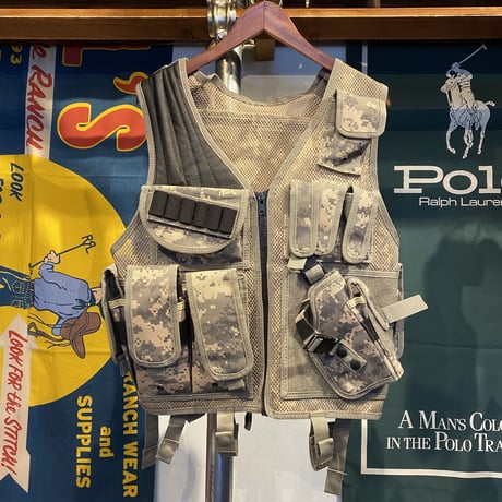 Military digital camo tactical vest (XL)