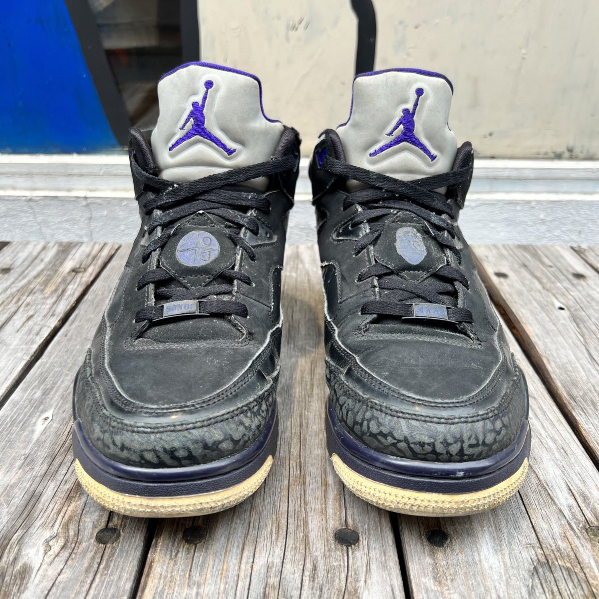 NIKE JORDAN