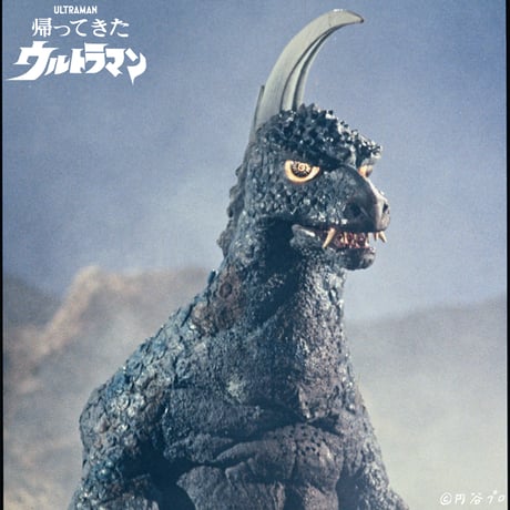 帰ってきたウルトラマン第1話「怪獣総進撃」より、怪獣アーストロン登場！RETURN OF ULTRAMAN T-SHIRTS