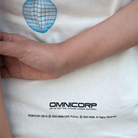 映画『ロボコップ』(1987年)より、ROBOCOP OMNI CORP T-SHIRTS