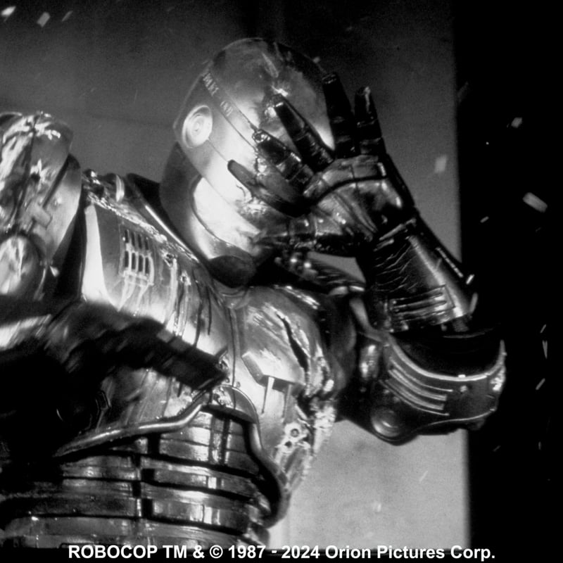映画『ロボコップ』(1987年)より、ROBOCOP OMNI CORP HOODY | JE