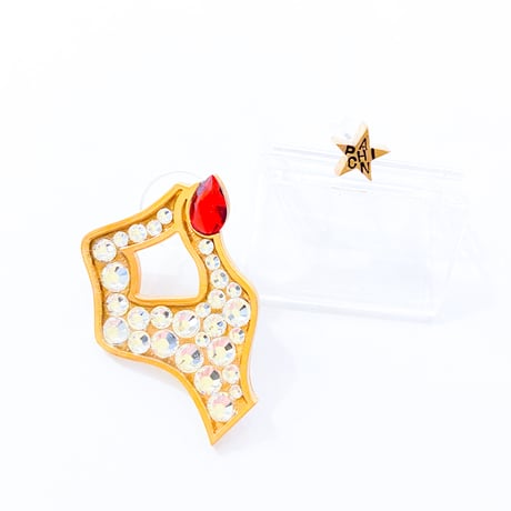 パチンッ！ ピアス