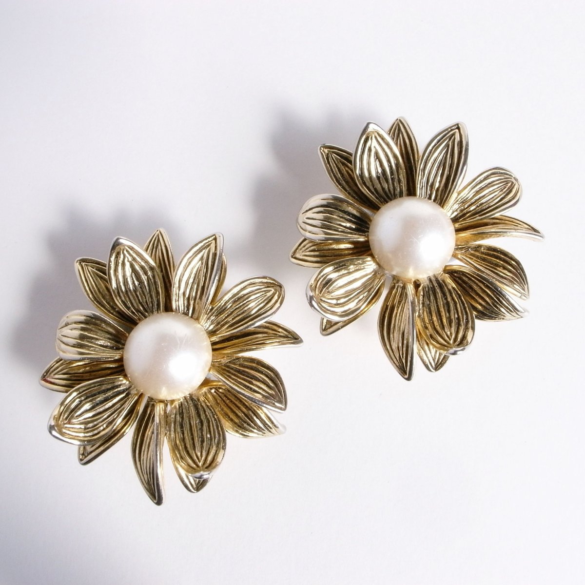 イヤリング まとめ売り 43個 ヴィンテージ 花モチーフ 金色 70's 貴金属