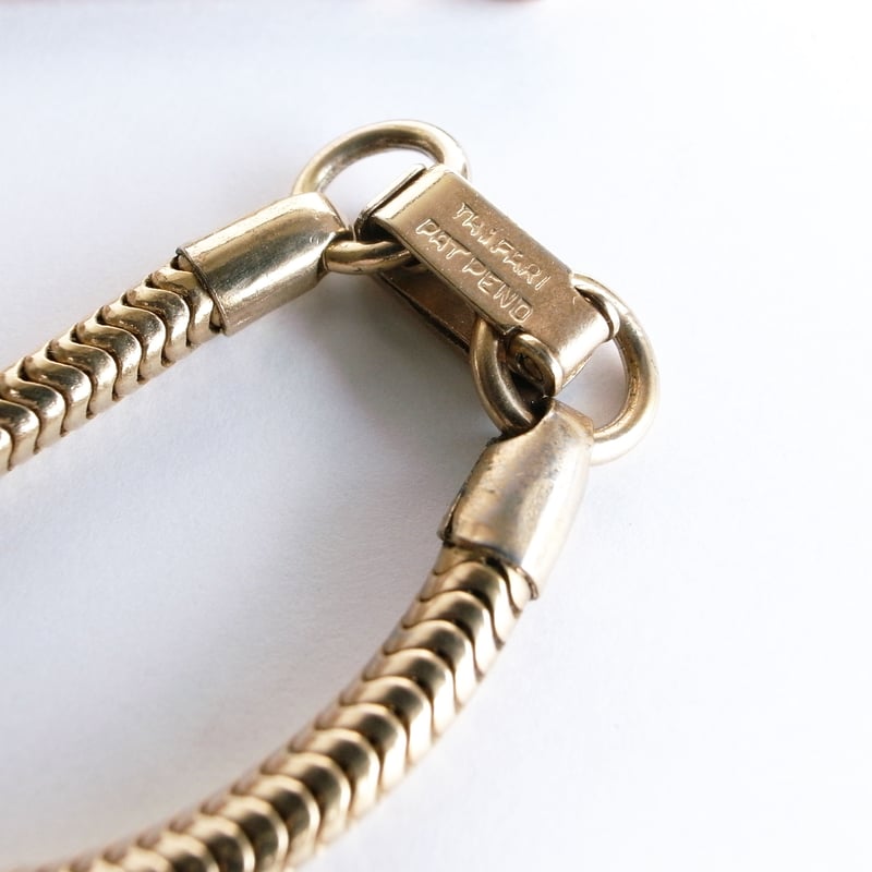 TRIFARI PAT. PENDトリファリ ブレスレット ゴールドトーン TRIFARI PAT. PENDトリファリ ブレスレット ゴールドトーン