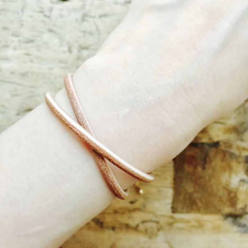 ラピスラズリとナチュラル革丸紐2連のブレスレット | auseklis☆