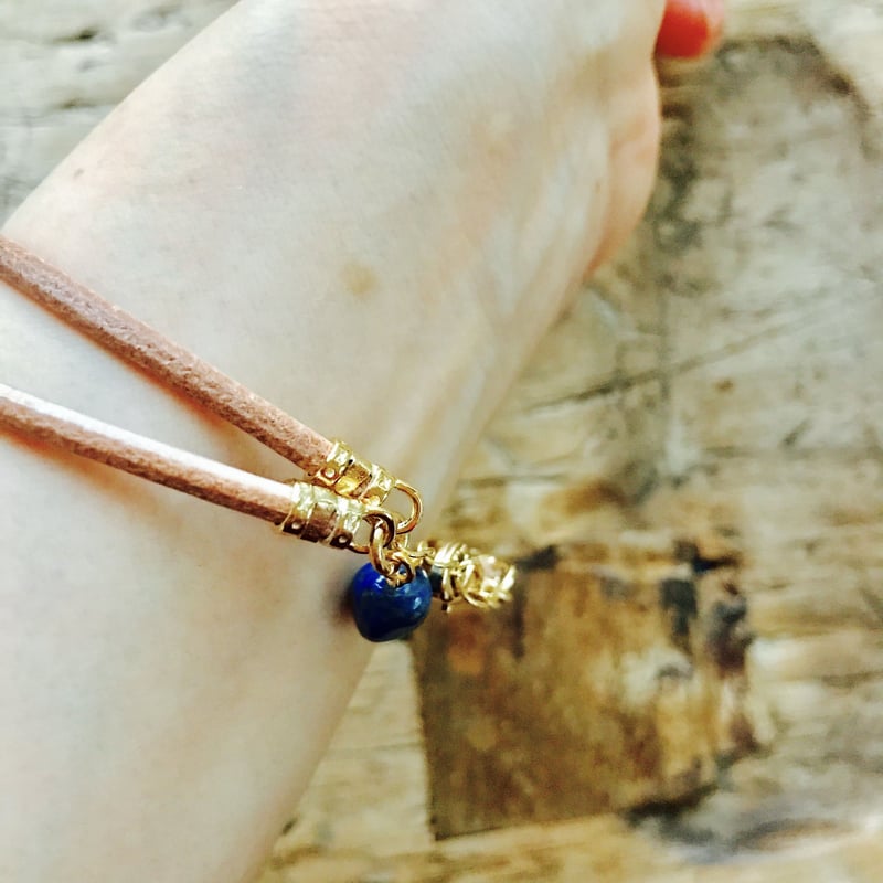 ラピスラズリとナチュラル革丸紐2連のブレスレット | auseklis☆
