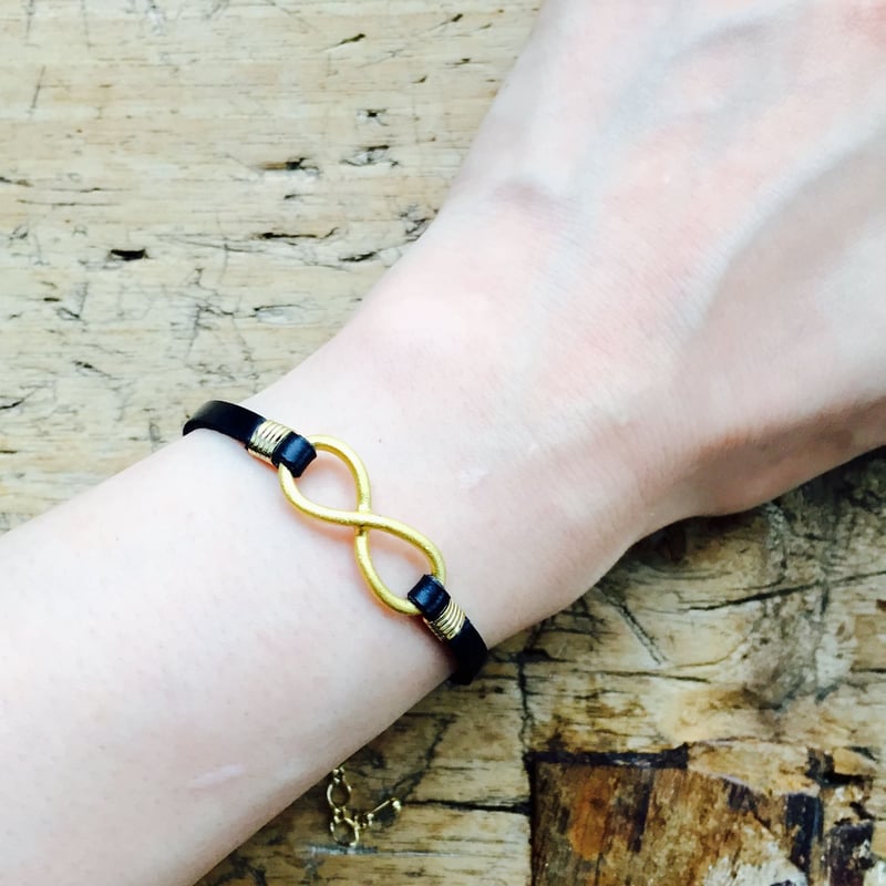 インフィニティ黒革紐ブレスレット | auseklis☆