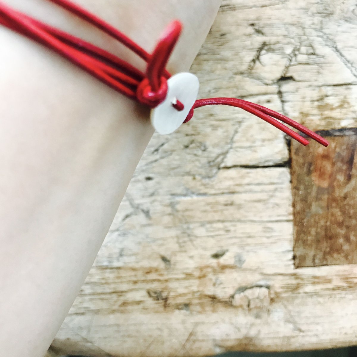 SiriSiri革紐切子ブレスレット⚫︎革紐新品交換済み Amazon.co.jp: LIANHATA スエード 革紐 1m×60色セット カラフル 合成