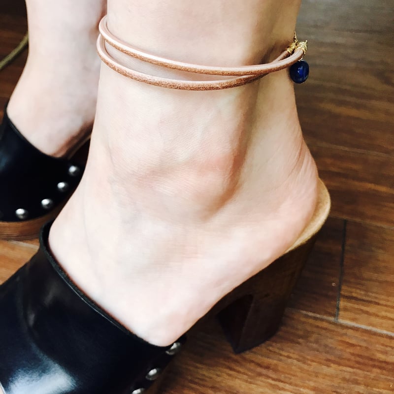 ラピスラズリとナチュラル革丸紐2連のブレスレット | auseklis☆