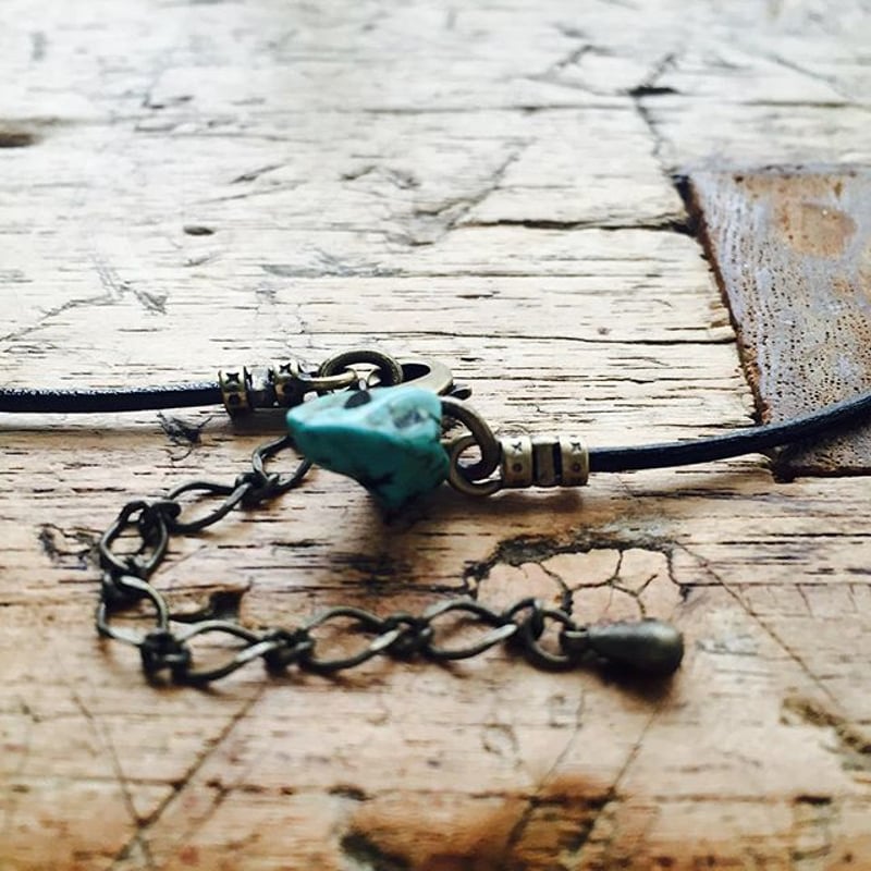 ホエールテール　ペンダントトップ　ハウライトターコイズ　天然石 ホエールテール ペンダントトップ ハウライトターコイズ 天然石