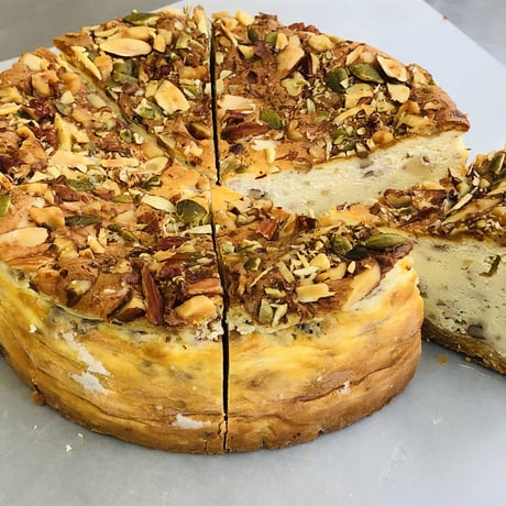 ごろごろナッツ・ベイクドチーズケーキ