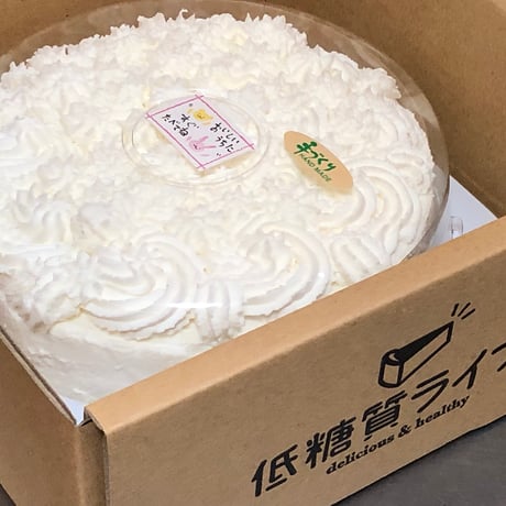 シンプルデコレーション大豆粉ケーキ
