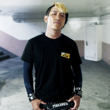 yellow pin“痴漢撲滅”Tee