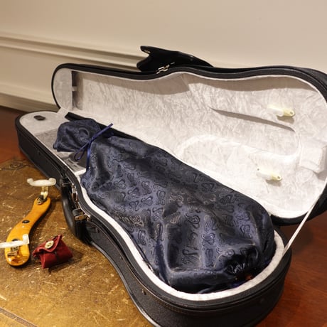 ♥大人用4/4♥値下げしました♥新品未使用のバイオリン♥弓ケ―ス松脂調子笛付き ☆SALE☆【未使用品】バイオリン 4/4 セット 付属品完備 弓2本