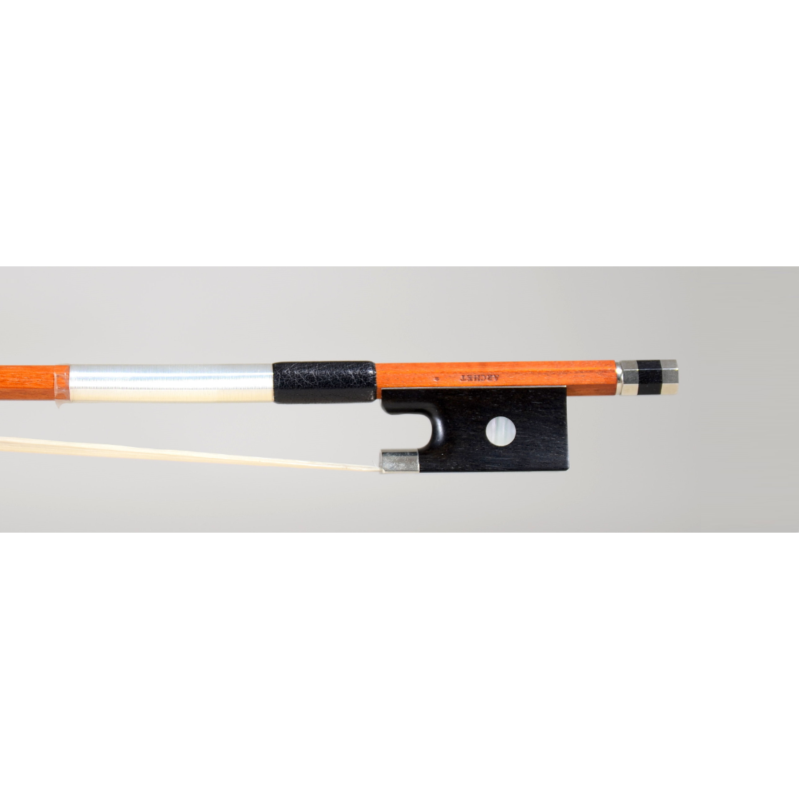 ヴァイオリン弓】 アウトレット Archet PE 1004 1/4サイズ ヴァイオリン弓】 アウトレット Archet PE 1004 1/4サイズ