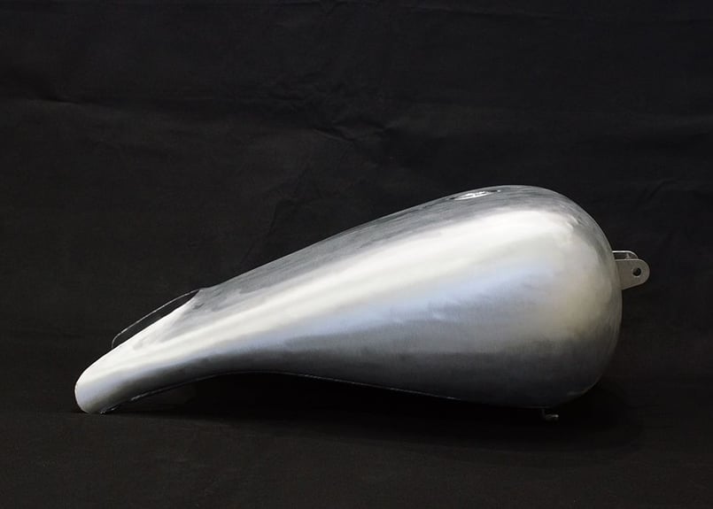 M8 ブレイクアウト専用アルミストレッチタンク AST-M | custom factory