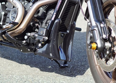M8 SOFTAIL フロントハーフスポイラー