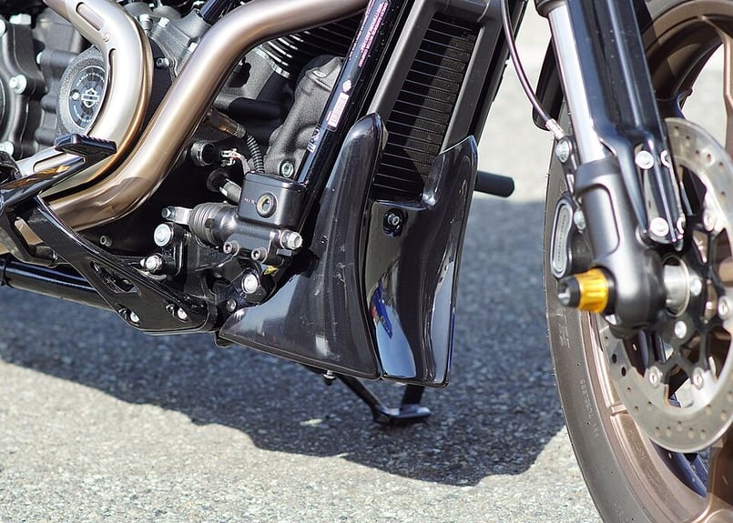 M8 SOFTAIL フロントハーフスポイラー | custom factory Noy's