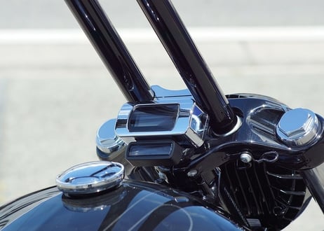 M8用メーターケース（メッキ）MK-０４