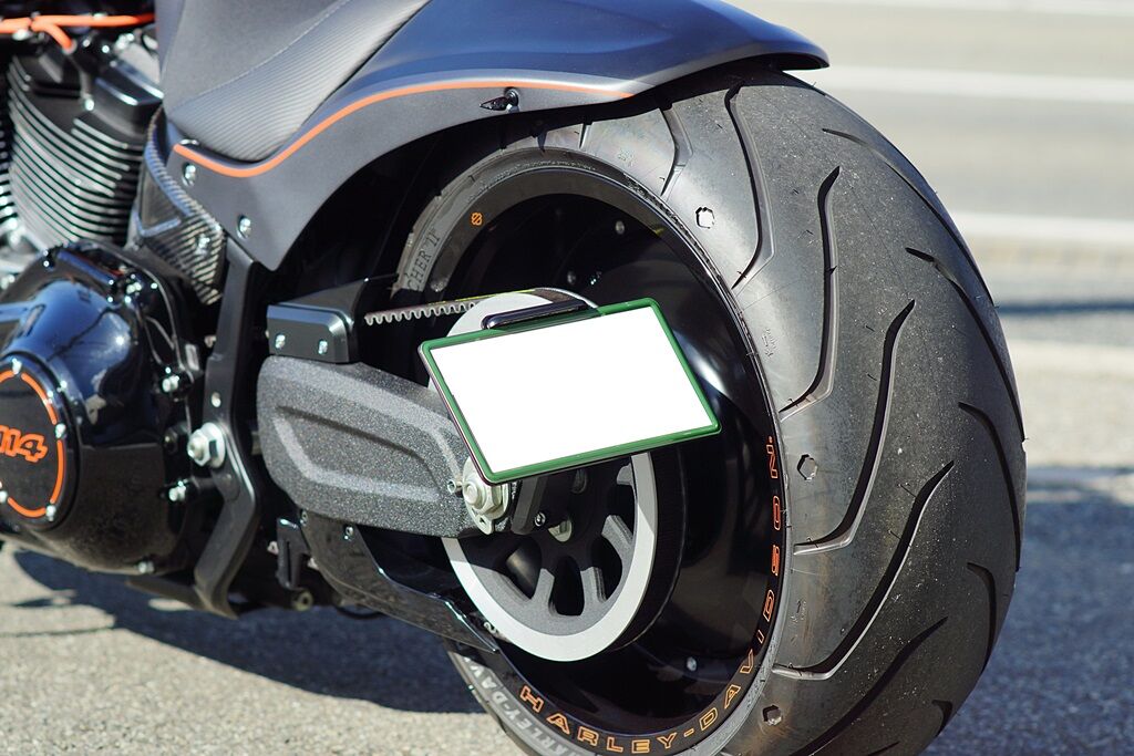 ハーレーfxdr純正テールランプウインカー、ステー、マットガードナンバーフレーム センターナンバーマウント FXST/FXBB/FLSL/FXLRS