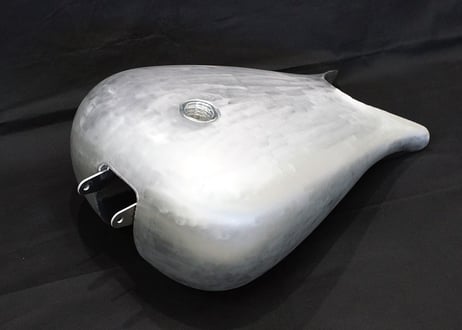 M8　ブレイクアウト専用アルミストレッチタンク　AST-M