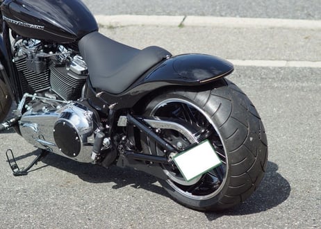M8　ブレイクアウト/ファットボーイ専用ショートリヤフェンダー(SR-02)