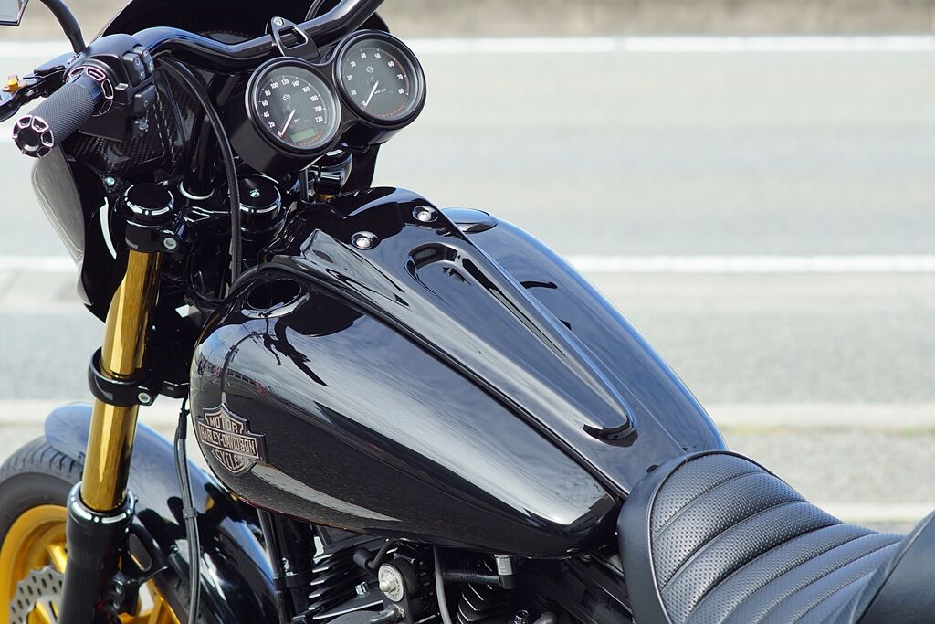 ローライダーST タンクコンソール 71MzJhDw21L._UF350,350_QL50_.jpg