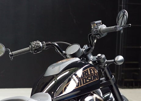 スポーツスターS専用ハンドルバー（HB-08）